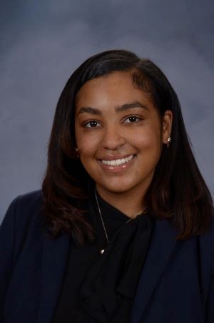 Elaineh Paulino-Fernandez earned The Edward Sutherland  Medallion for Academic Excellence  